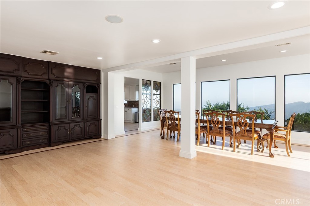 5660 Pine Cone Road La Crescenta, CA 91214 - Photo 9 of 40
