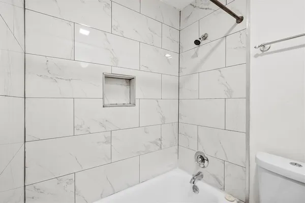 $1,690 | 4039 Cole Avenue, Unit 105, Dallas, TX 75204