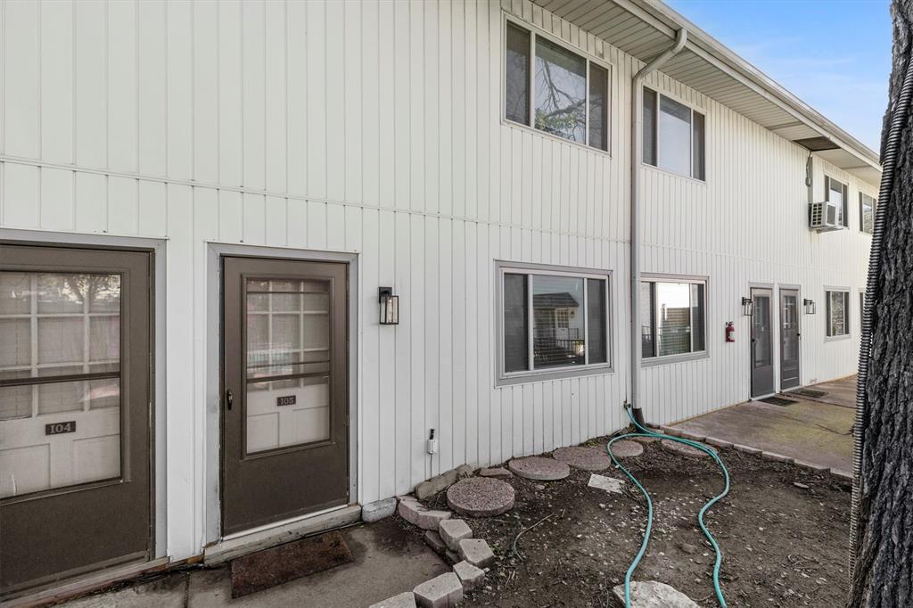 4039 Cole Avenue, Unit 105 Dallas, TX 75204 - Photo 4 of 39 View of front door entry from the common area