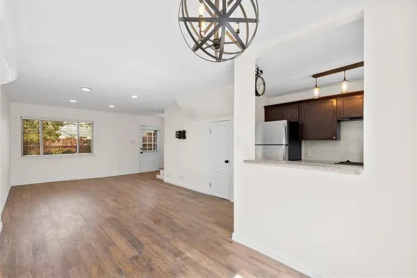 $1,690 | 4039 Cole Avenue, Unit 105, Dallas, TX 75204