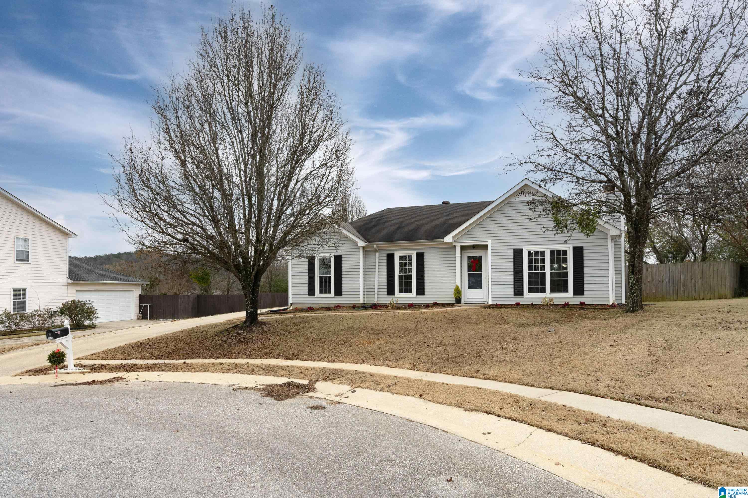 211 Stone Circle Pelham, AL 35124 - Photo 3 of 38