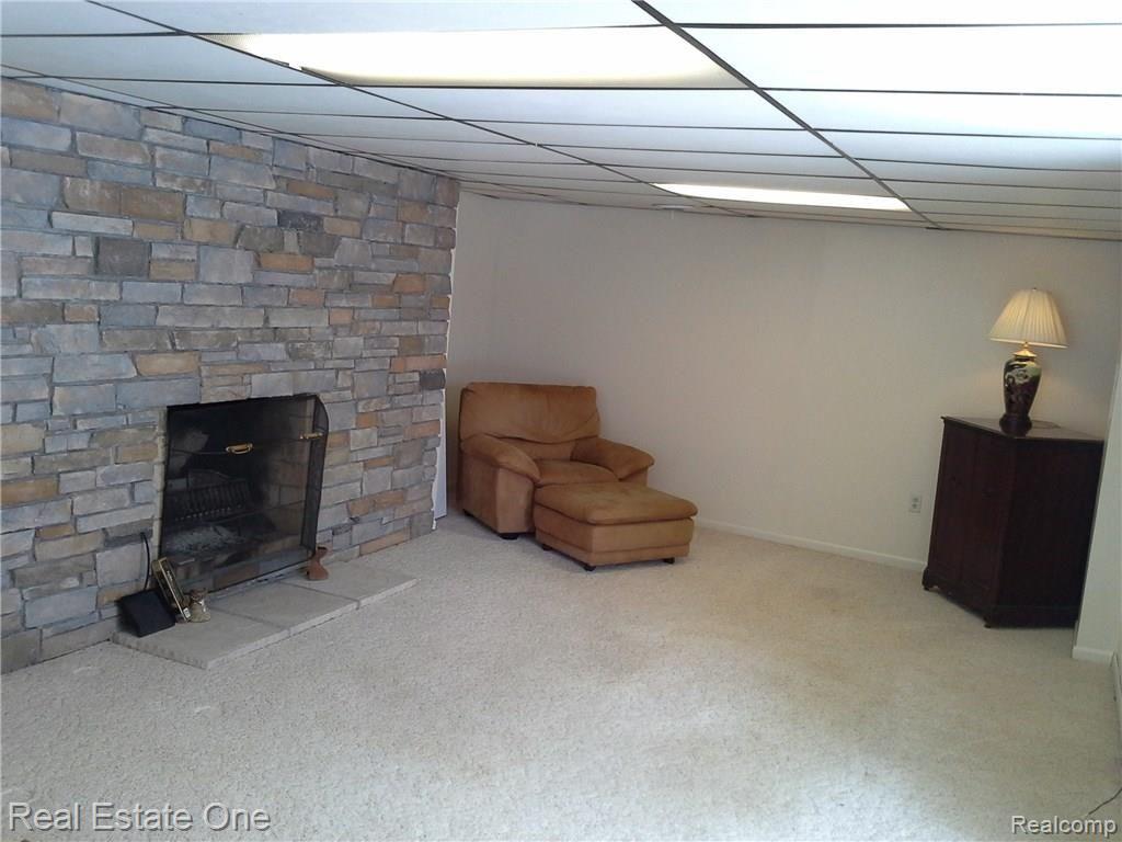 36900 West Eleven Mile Road Farmington, MI 48331 - Photo 32 of 70