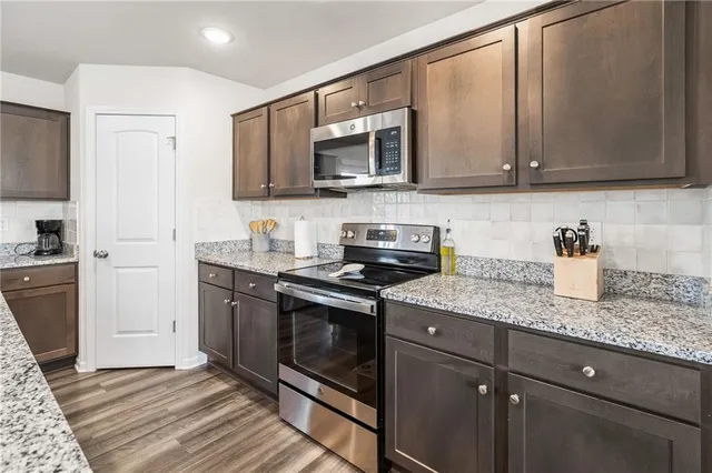 $349,900 | 709 Shane Lane, Belton, MO 64012