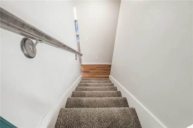 $349,900 | 709 Shane Lane, Belton, MO 64012