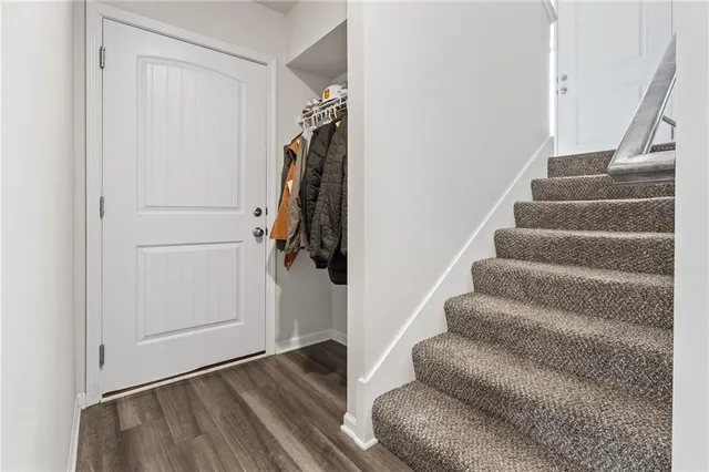 $349,900 | 709 Shane Lane, Belton, MO 64012