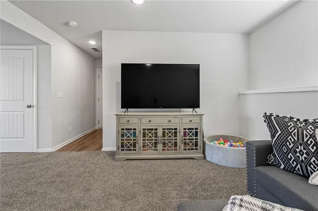 $349,900 | 709 Shane Lane, Belton, MO 64012