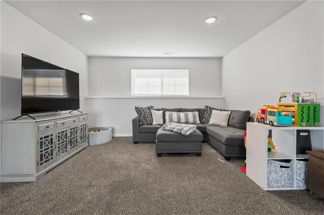 $349,900 | 709 Shane Lane, Belton, MO 64012