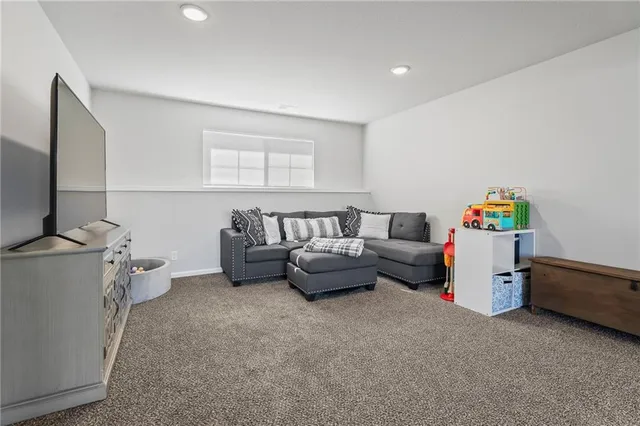 $349,900 | 709 Shane Lane, Belton, MO 64012