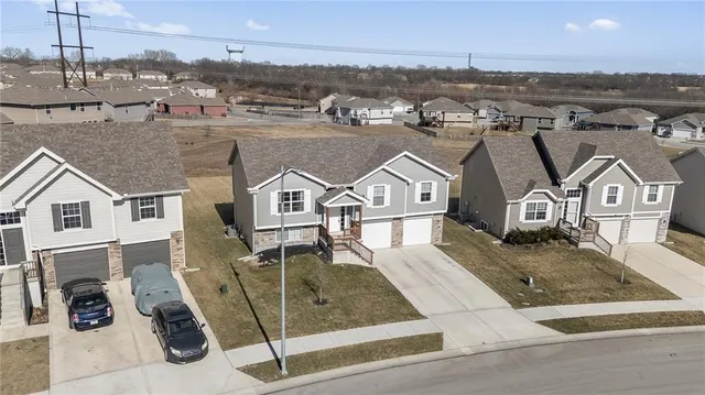 $349,900 | 709 Shane Lane, Belton, MO 64012