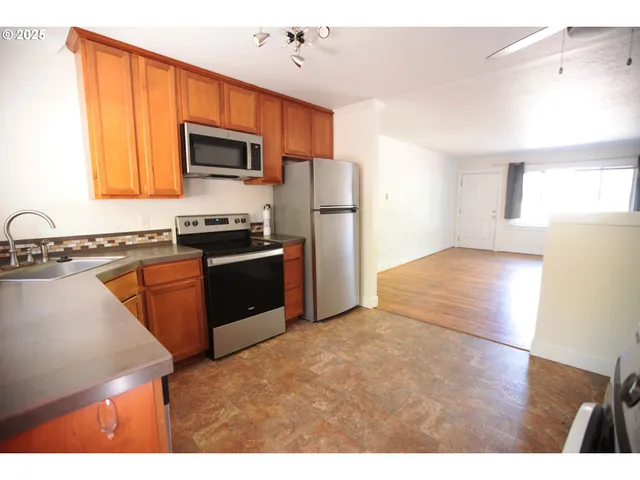 $225,000 | 9334 North Lombard Street, Portland, OR 97203