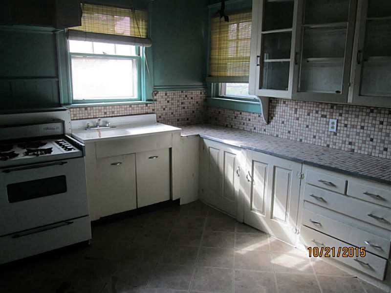 470 Morris Avenue Providence, RI 02906 - Photo 13 of 24 Kitchen.