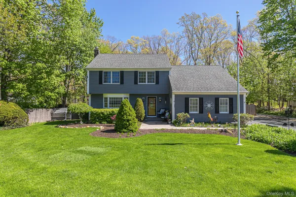$999,000 | 283 Pipe Stave Hollow Road, Miller Place, NY 11764