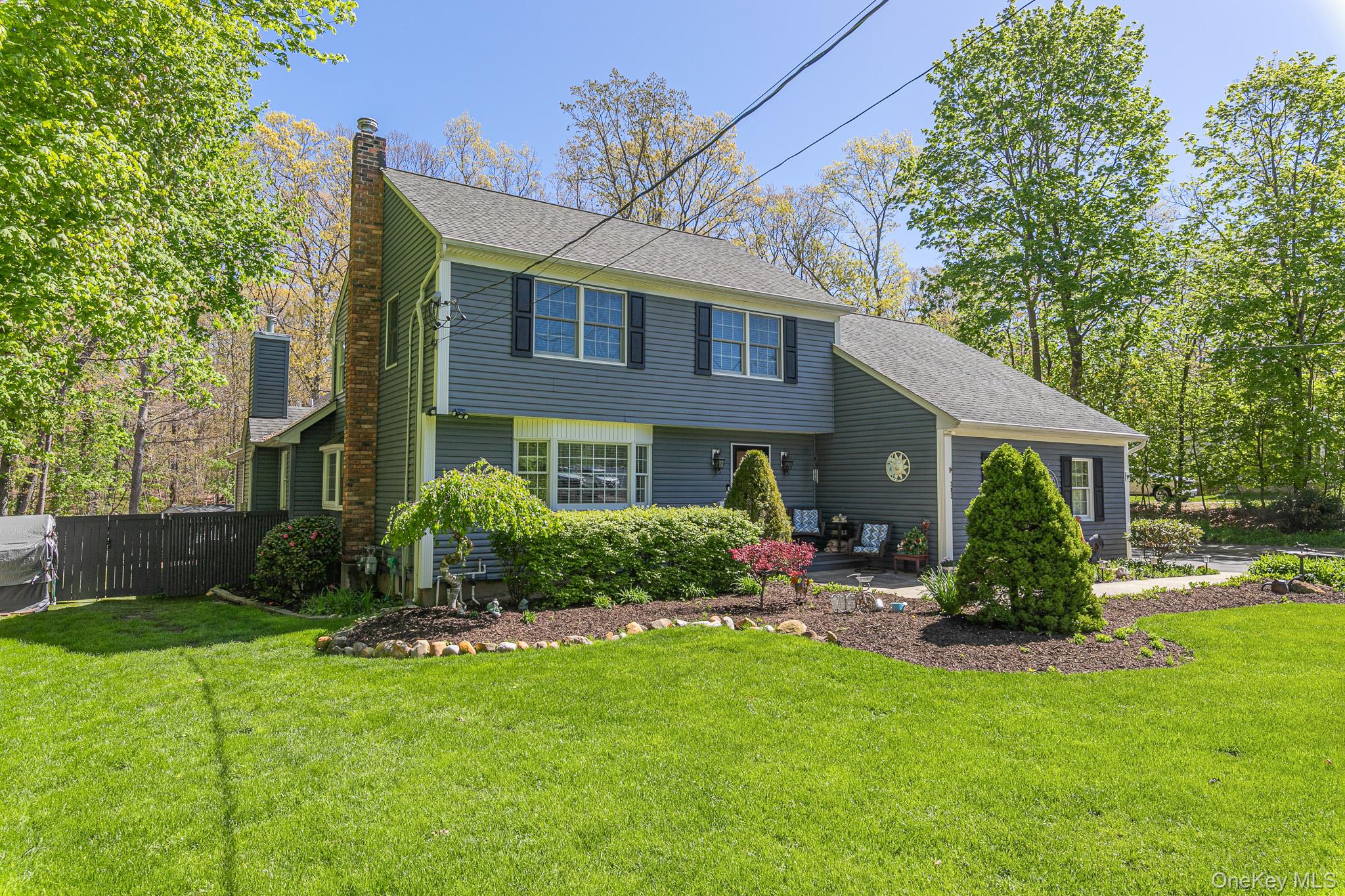 283 Pipe Stave Hollow Road Miller Place, NY 11764 - Photo 2 of 39