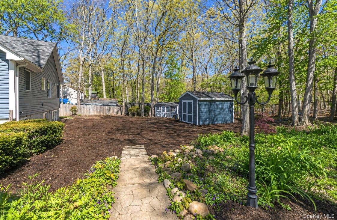 283 Pipe Stave Hollow Road Miller Place, NY 11764 - Photo 10 of 39