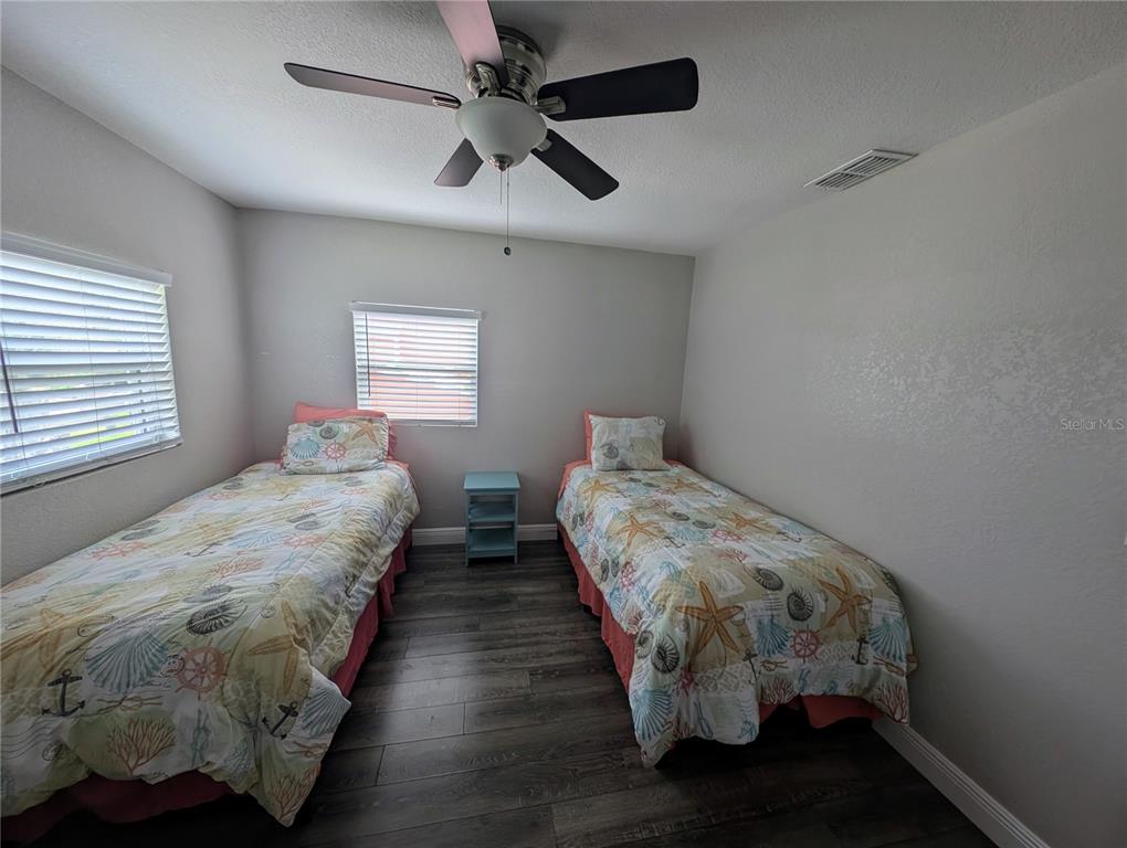 2190 South Seaport Point Crystal River, FL 34429 - Photo 20 of 40 a bedroom with bed and window
