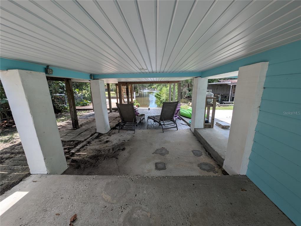 2190 South Seaport Point Crystal River, FL 34429 - Photo 24 of 40 a view of a livingroom with furniture and windows