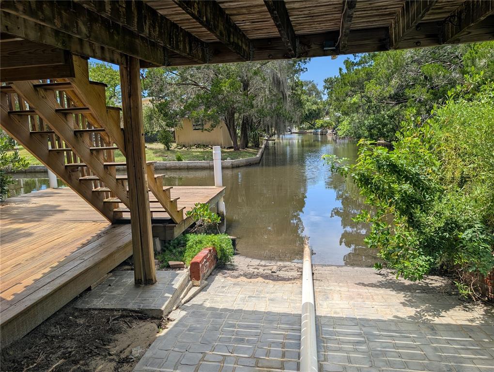 2190 South Seaport Point Crystal River, FL 34429 - Photo 25 of 40 a balcony with view of lake