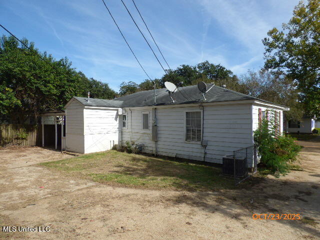 1304 Westwood Road Natchez, MS 39120 - Photo 3 of 14 P1440984