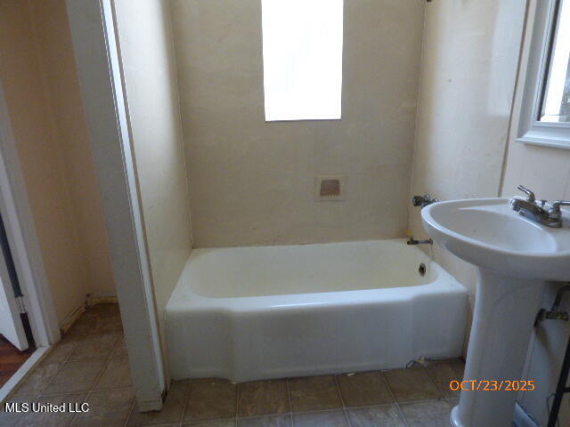 1304 Westwood Road Natchez, MS 39120 - Photo 10 of 14 P1450009