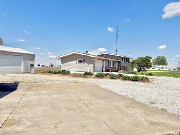 $299,900 | 22870 East 1800th Street, Prairie City, IL 61470