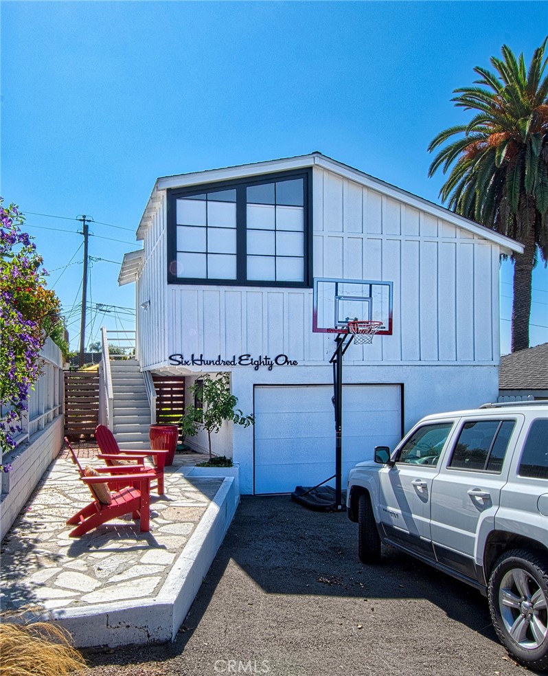 681 Seaview Street, Unit B Laguna Beach, CA 92651 - Photo 13 of 15 a view of a car in front of house