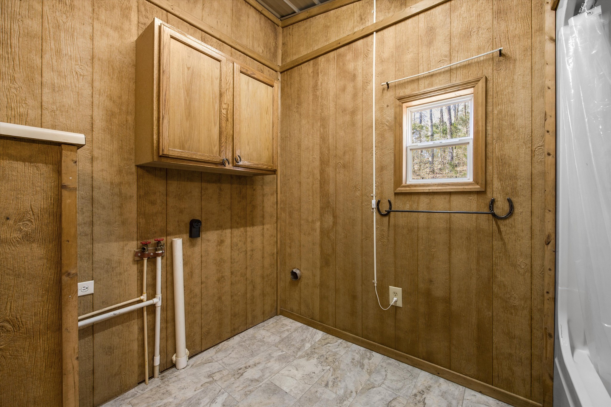 840 Bates Hollow Road Prospect, TN 38477 - Photo 36 of 54 a view of a bathroom