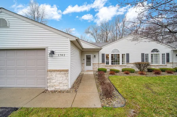 $234,875 | 1702 Lakewood Drive, Unit B, Adrian, MI 49221