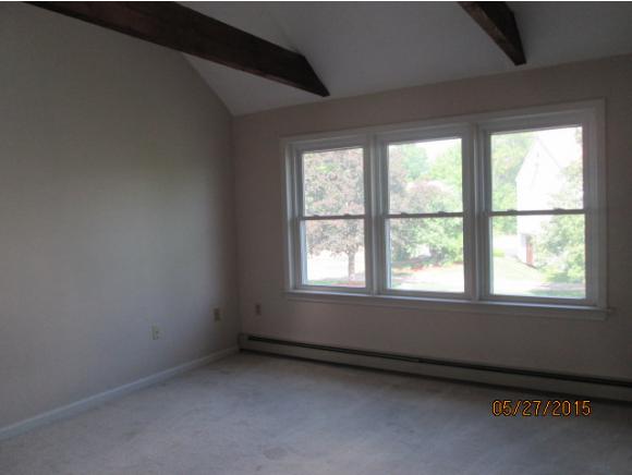 355 Circle Road, Unit 4 Manchester, NH 03103 - Photo 6 of 15