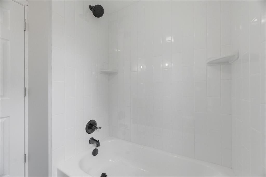 2214 Saranac Avenue Pittsburgh, PA 15216 - Photo 21 of 39 a bathroom with a tub