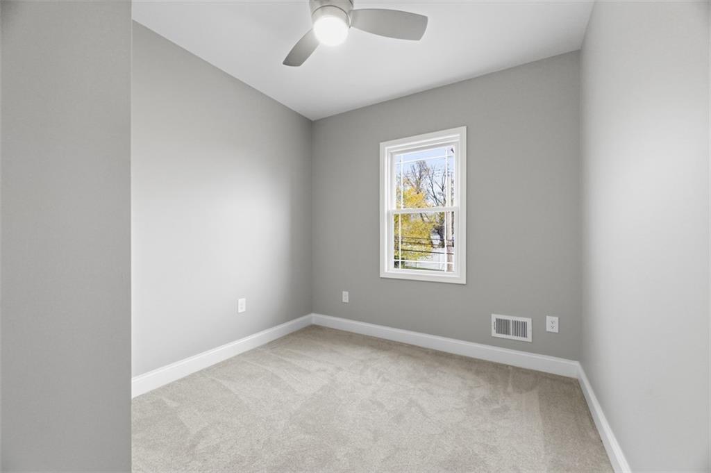 2214 Saranac Avenue Pittsburgh, PA 15216 - Photo 24 of 39 an empty room with a window