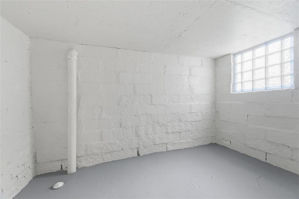 2214 Saranac Avenue Pittsburgh, PA 15216 - Photo 30 of 39 a view of small space