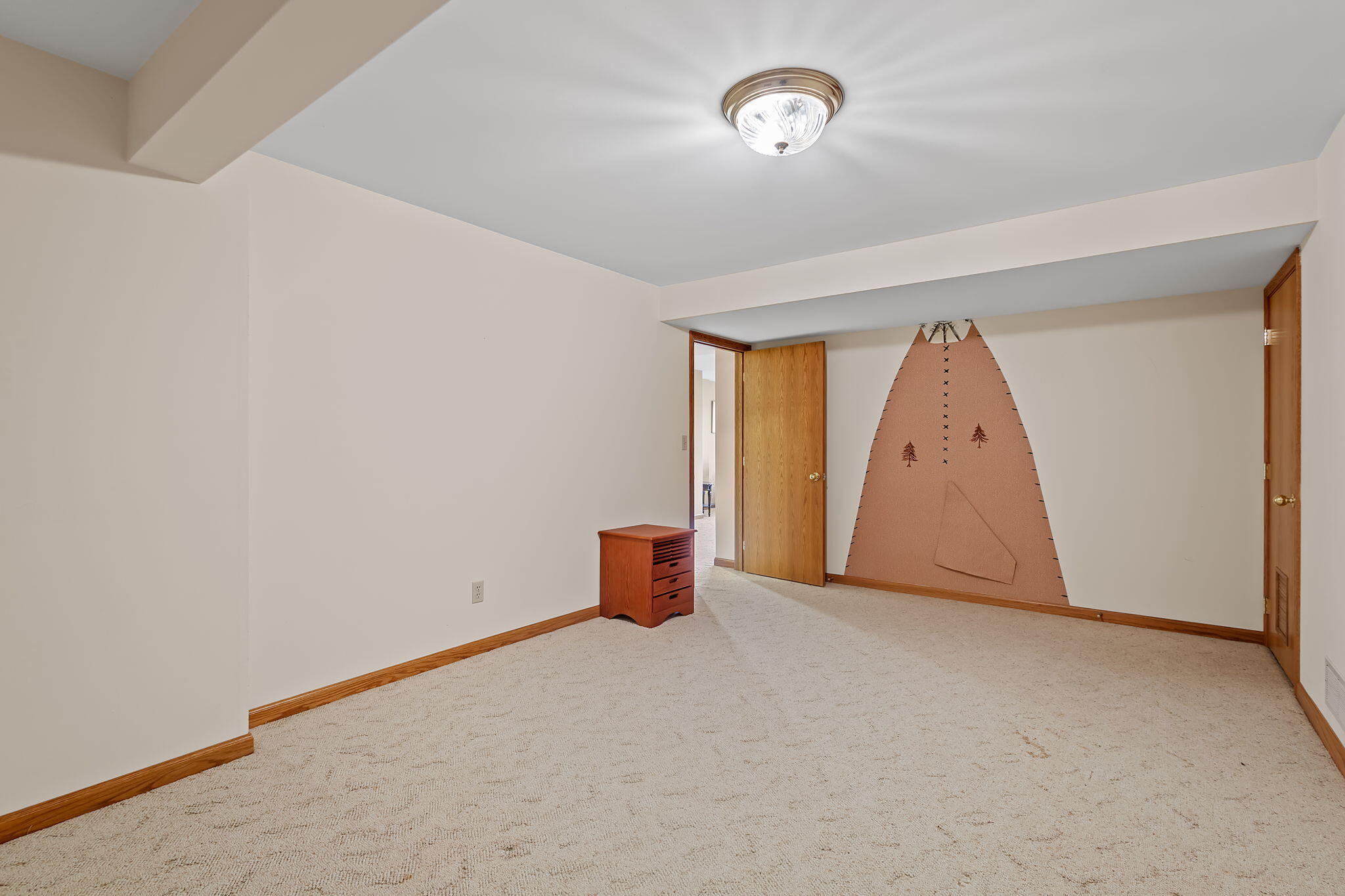 6664 Ridgeview Drive Demotte, IN 46310 - Photo 40 of 65 an empty room with a window