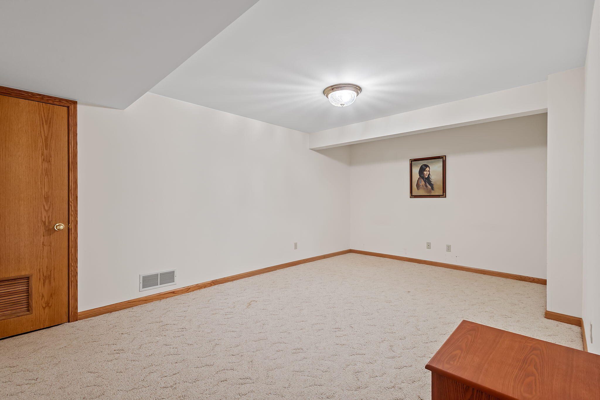 6664 Ridgeview Drive Demotte, IN 46310 - Photo 41 of 65 an empty room with a window
