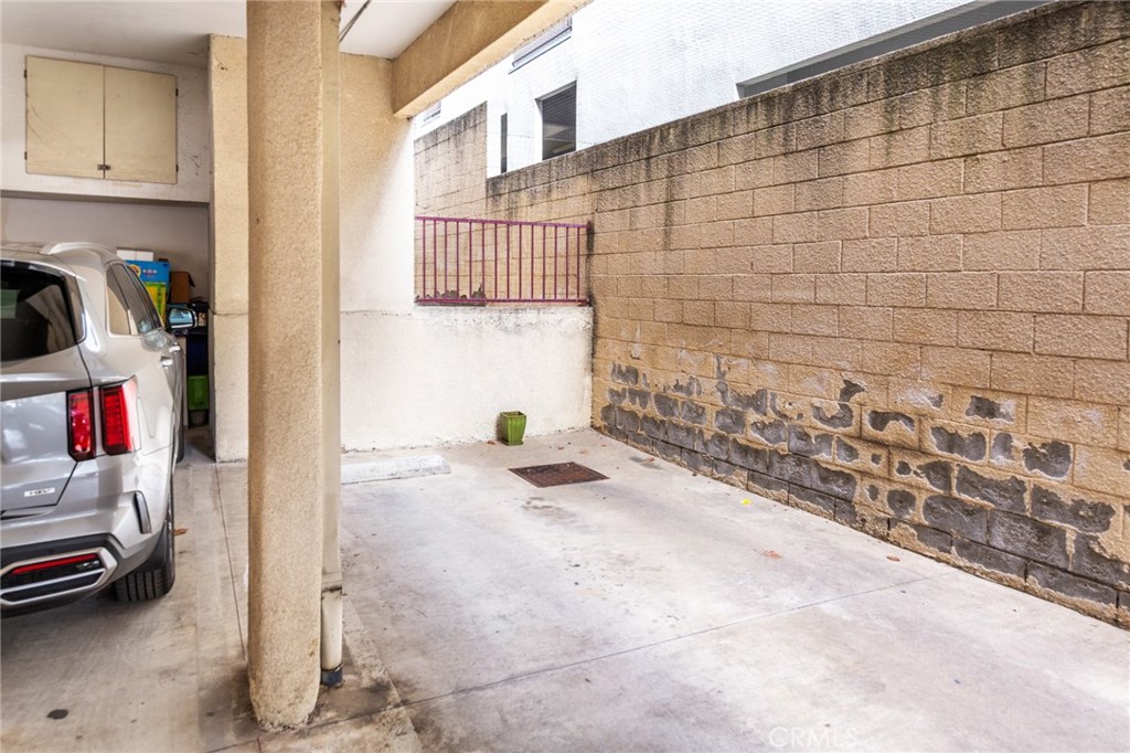 610 East Harvard Road, Unit 7 Burbank, CA 91501 - Photo 11 of 12