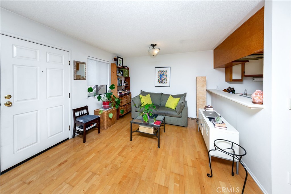 610 East Harvard Road, Unit 7 Burbank, CA 91501 - Photo 3 of 12