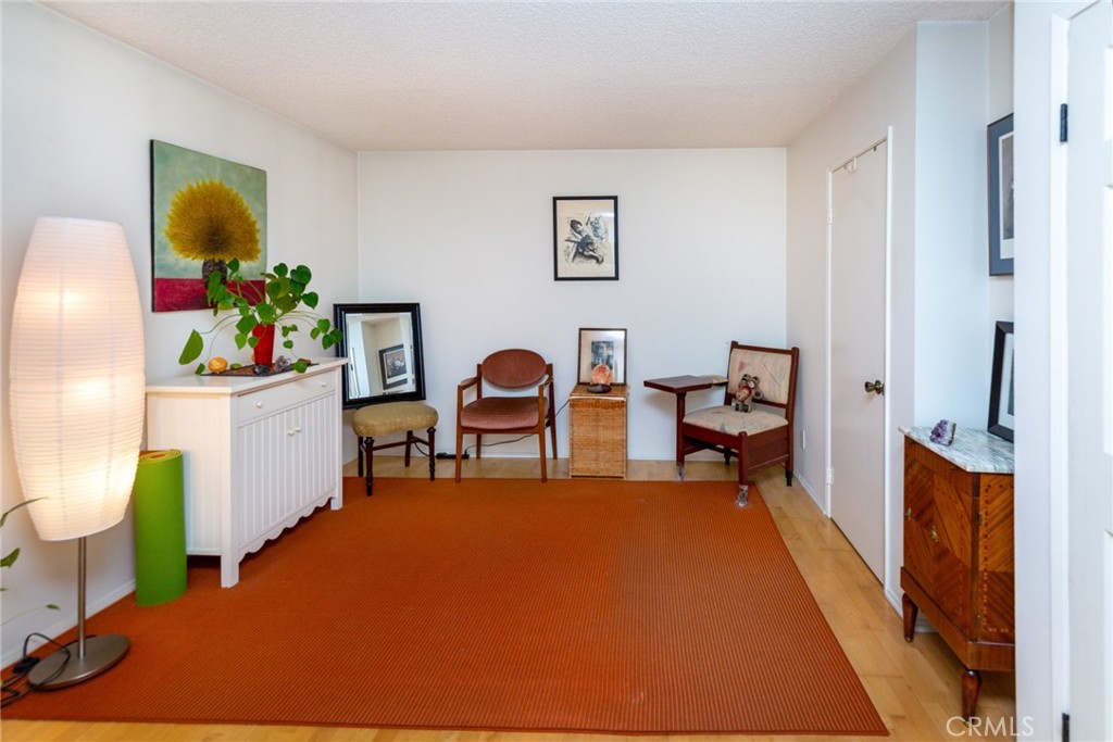 610 East Harvard Road, Unit 7 Burbank, CA 91501 - Photo 7 of 12