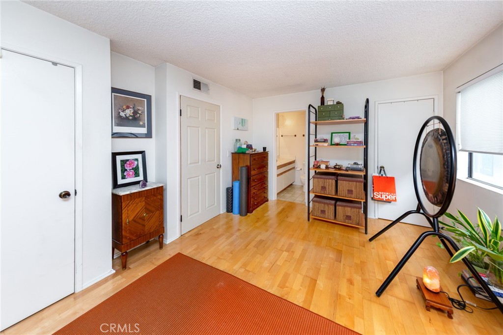 610 East Harvard Road, Unit 7 Burbank, CA 91501 - Photo 8 of 12