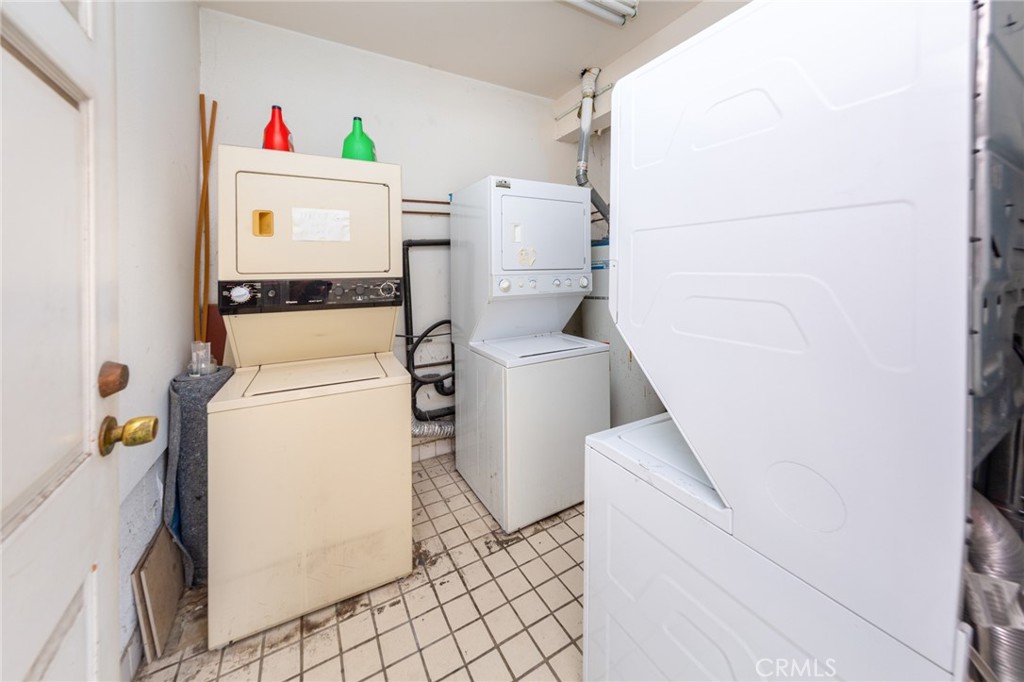 610 East Harvard Road, Unit 7 Burbank, CA 91501 - Photo 9 of 12