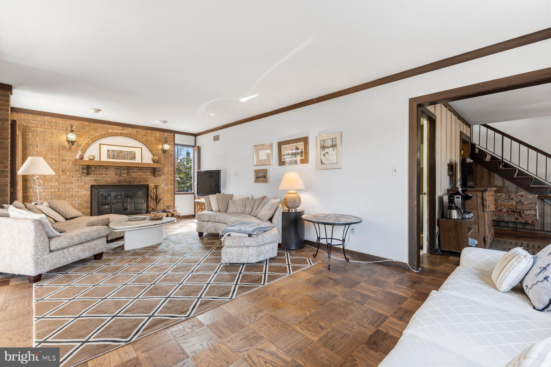 11001 Lockwood Drive Silver Spring, MD 20901 - Photo 12 of 47 Family room