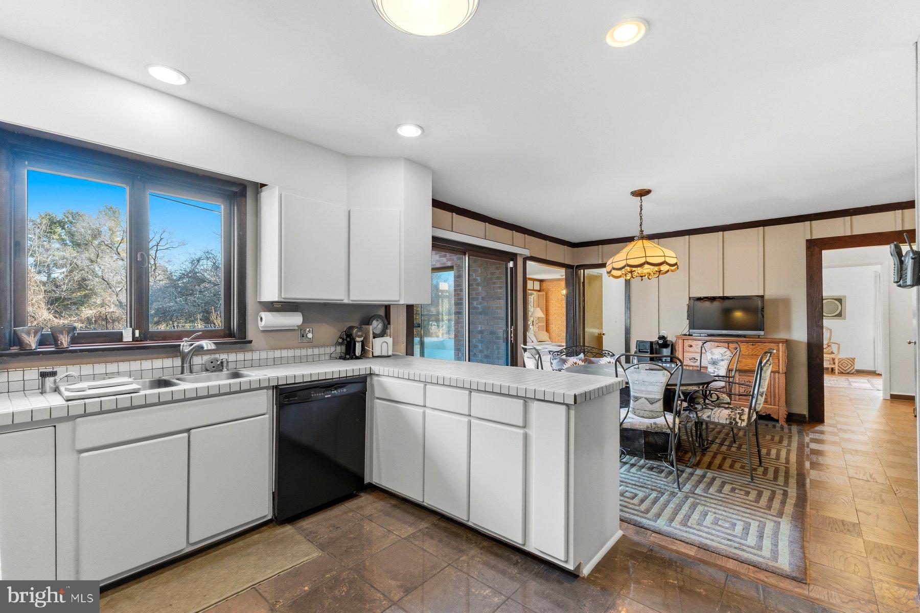 11001 Lockwood Drive Silver Spring, MD 20901 - Photo 17 of 47 Kitchen (reverse view)