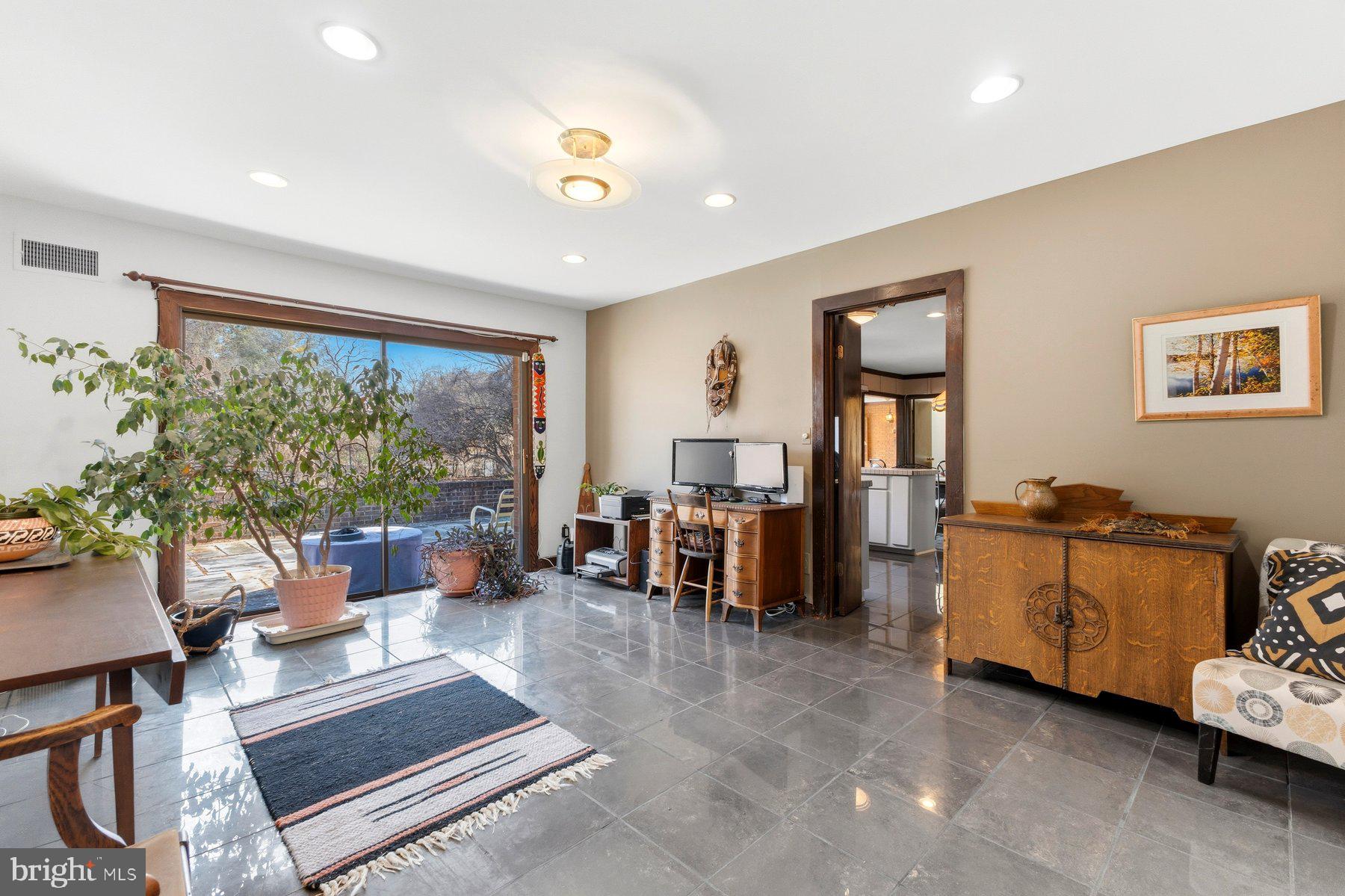 11001 Lockwood Drive Silver Spring, MD 20901 - Photo 19 of 47 Dining room