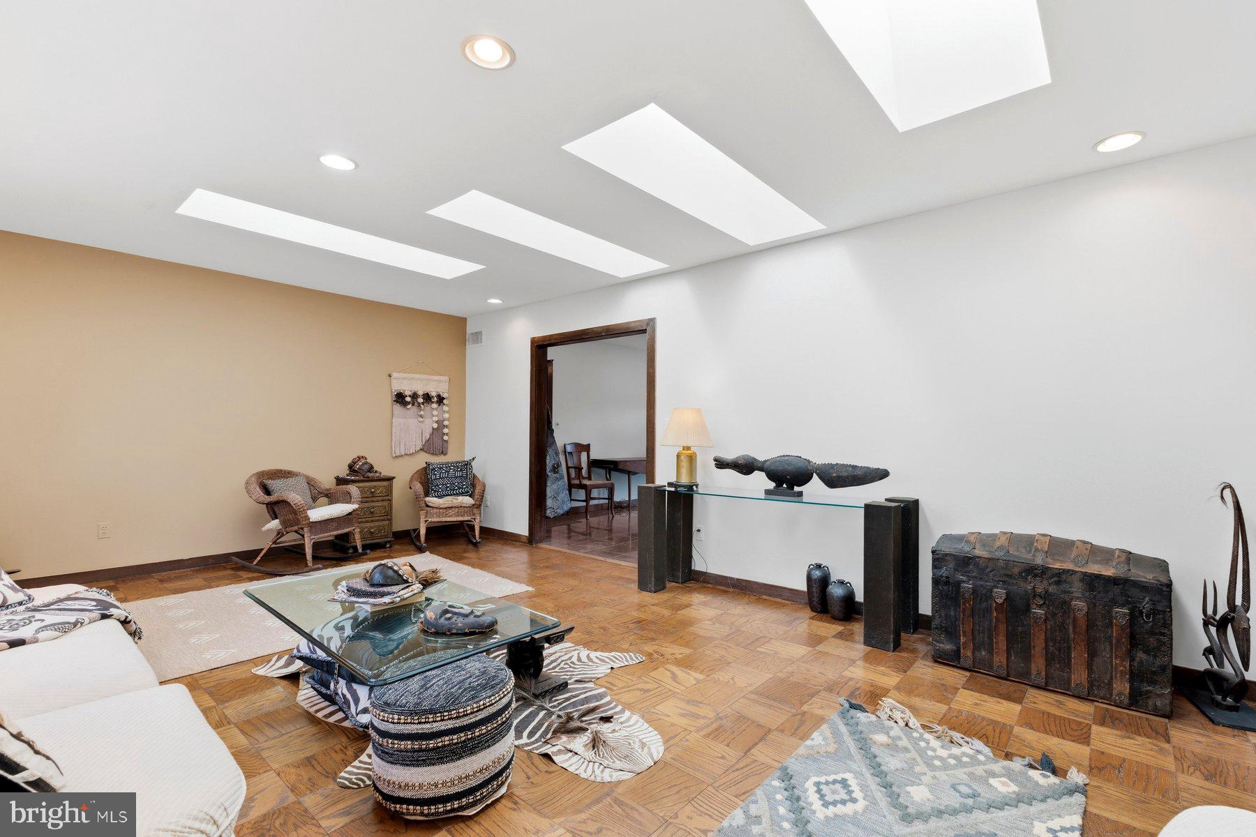 11001 Lockwood Drive Silver Spring, MD 20901 - Photo 5 of 47 Living room (reverse view)
