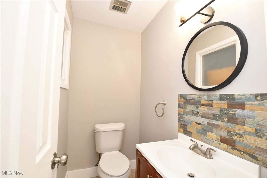 6372 Ashdale Road Cleveland, OH 44124 - Photo 12 of 23 Gallery Image 12