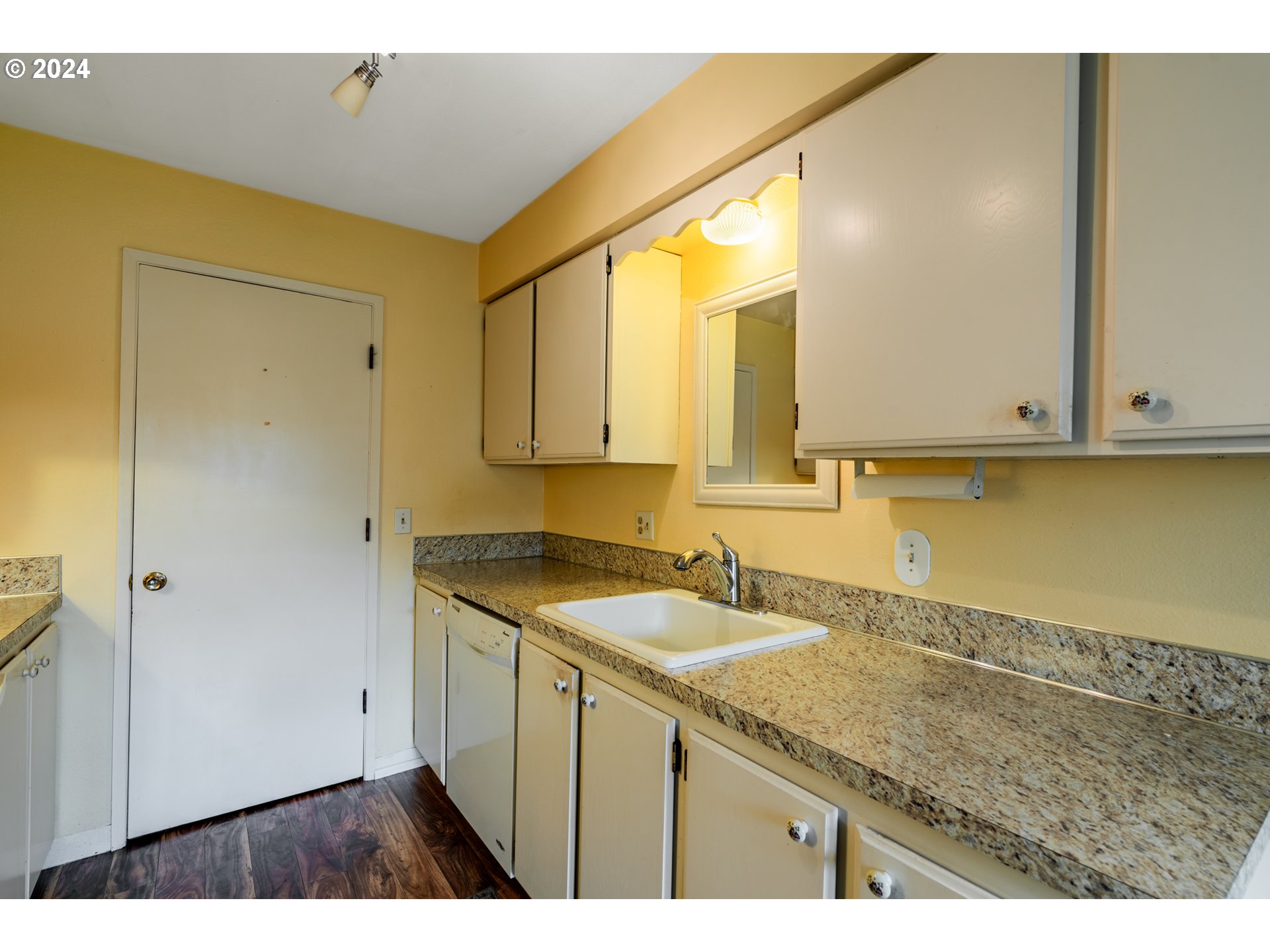 950 Evergreen Road, Unit 130 Woodburn, OR 97071 - Photo 16 of 38