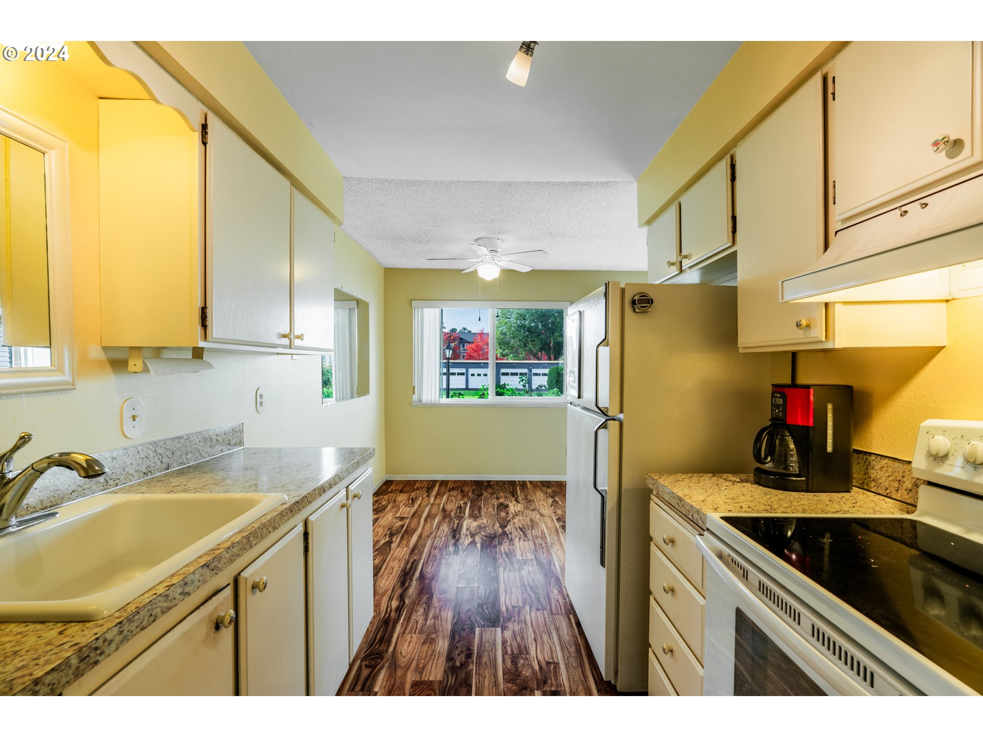 950 Evergreen Road, Unit 130 Woodburn, OR 97071 - Photo 17 of 38