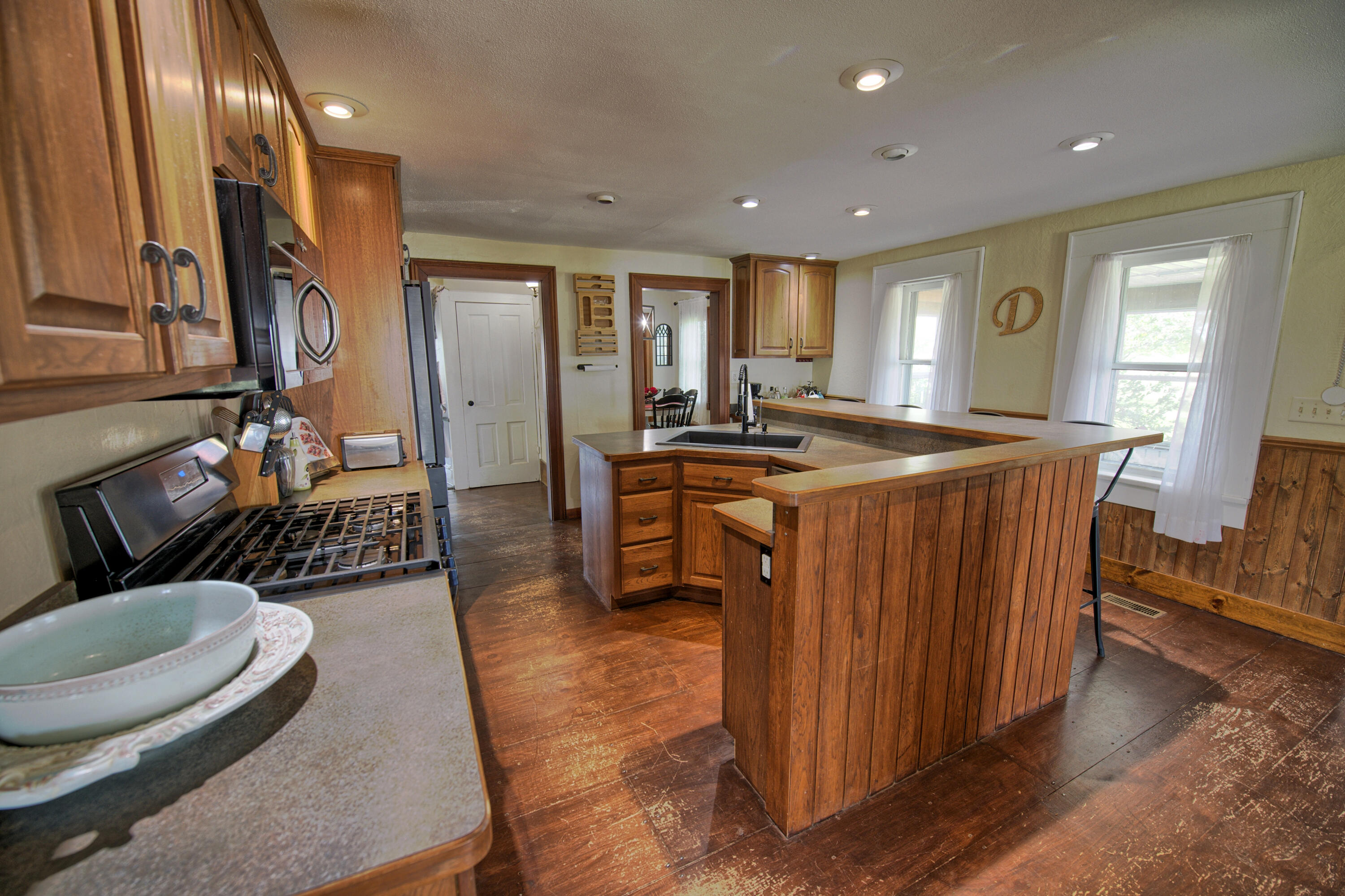 8250 Oneida Road Grand Ledge, MI 48837 - Photo 6 of 55 Kitchen