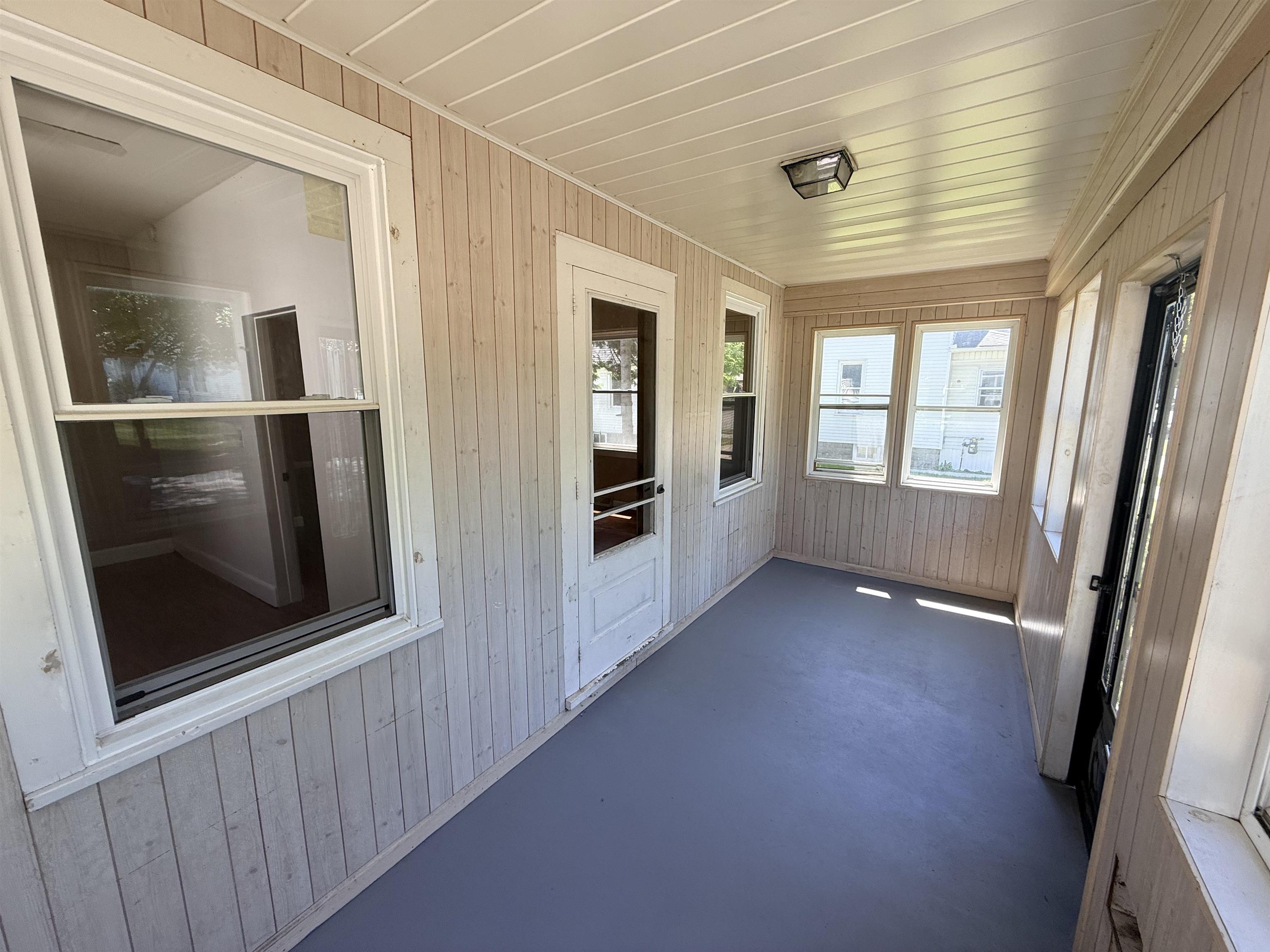 903 South Monroe Street Bay City, MI 48708 - Photo 4 of 20