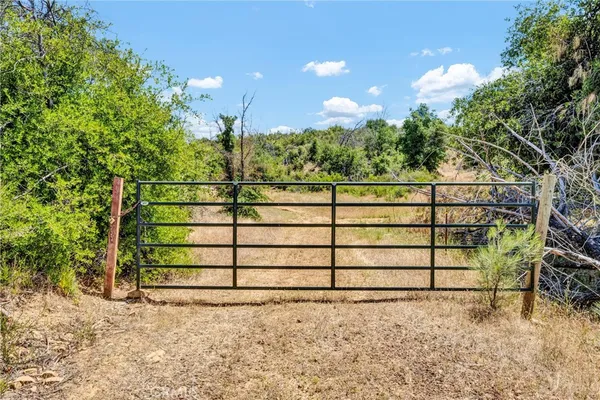 $215,000 | 10525 Wagner Road, Lower Lake, CA 95457
