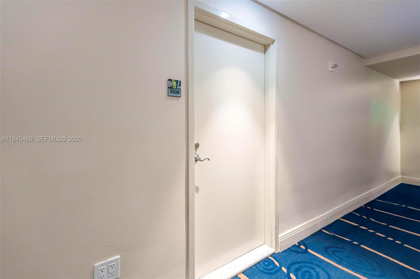 185 Southwest 7th Street, Unit 3508 Miami, FL 33130 - Photo 20 of 62 a view of an empty room