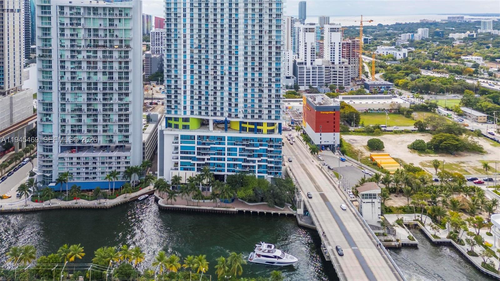 185 Southwest 7th Street, Unit 3508 Miami, FL 33130 - Photo 31 of 62 a view of a city with tall buildings